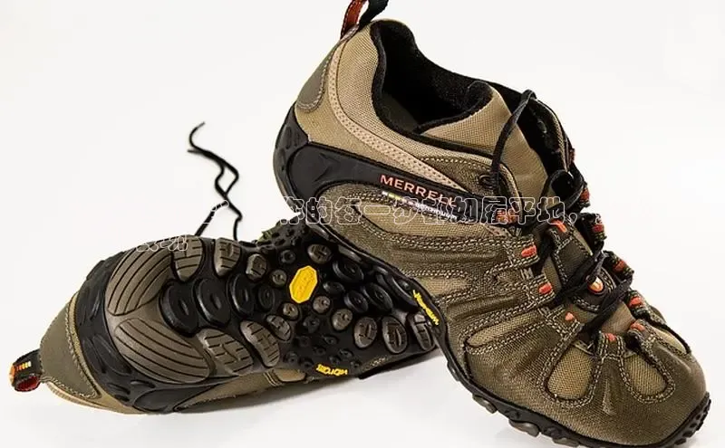 bsports登录入口光魔科技建康运动鞋：让你的每一步都如履平地，提升
运动表现