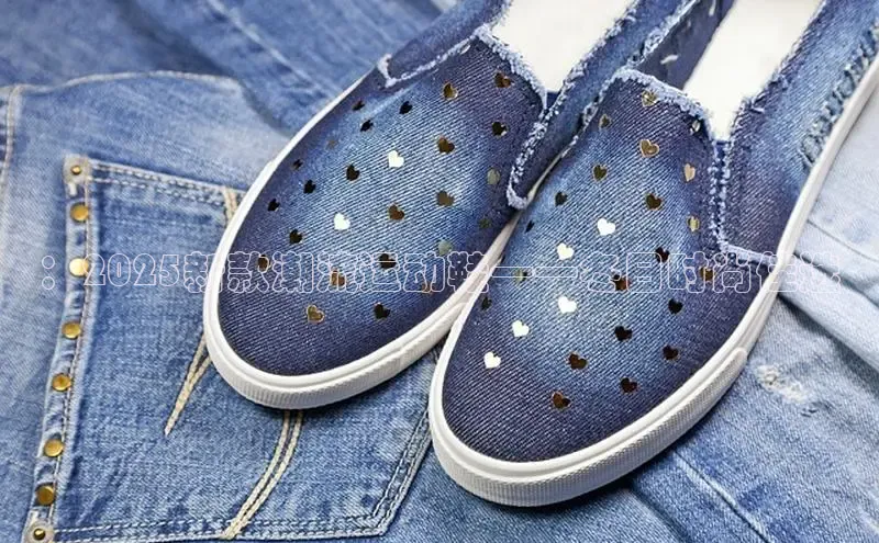 ：2025新款潮流运动鞋——冬日时尚佳选