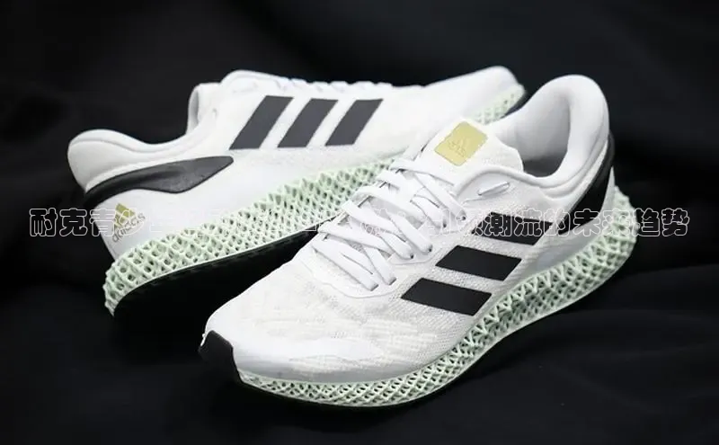 耐克青少年运动鞋2025新款：引领潮流的未来趋势